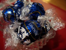 BLUE LINDT LINDOR BALLS 1KG