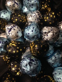 NEW BACI TRIO - DARK, MILK & EXTRA DARK 70% 1KG