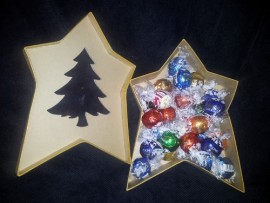 25 LINDT BALLS IN GOLD XMAS TREE BOX 